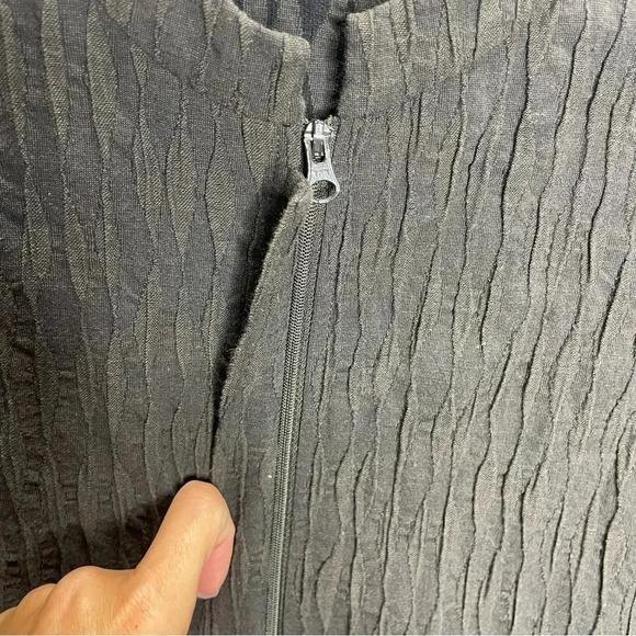 Eileen Fisher 3D Crinkle Minimalistic Quiet Luxury Full Zip Gray Jacket - Picture 2 of 7